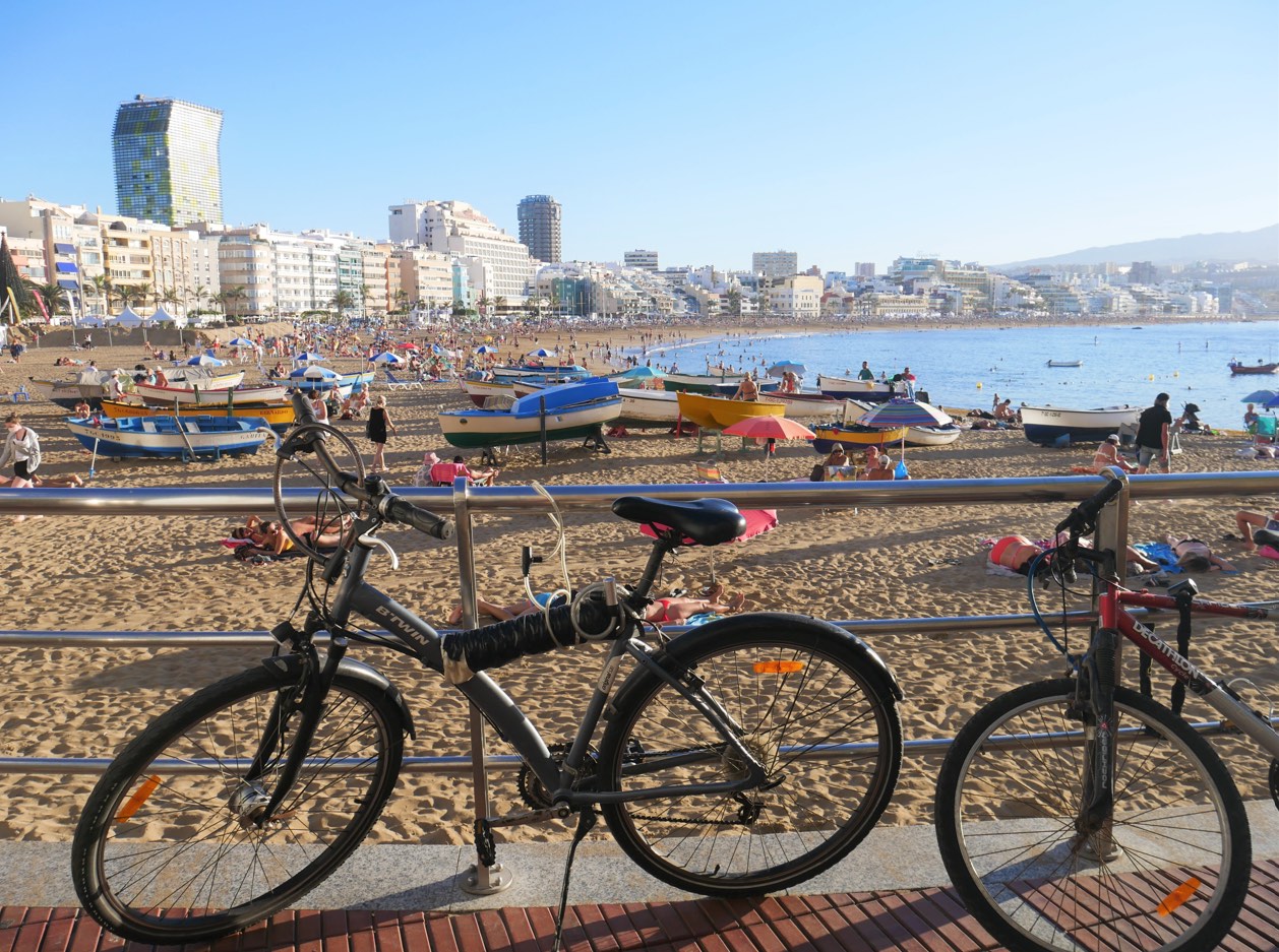 A bike in front of Las Canteras beach in Las Palmas